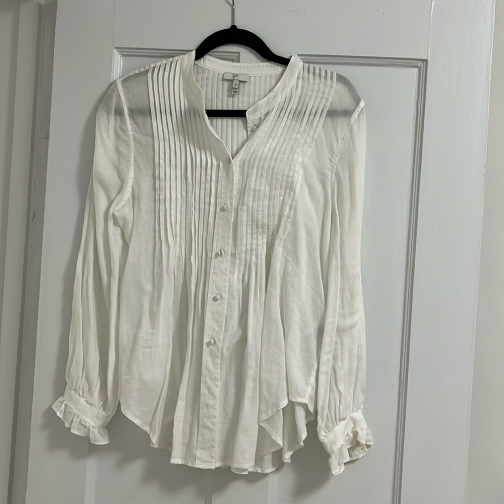 Joie white tuxedo blouse with priest collar. medium.Lightly worn. 100% cotton